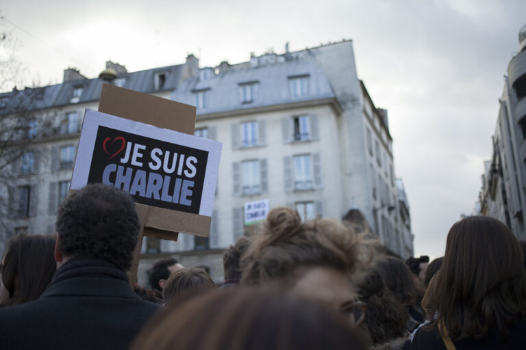 Marche Republicaine 12 In piazza per Charlie Hebdo. La guerra non santa: terrorismo e democrazia