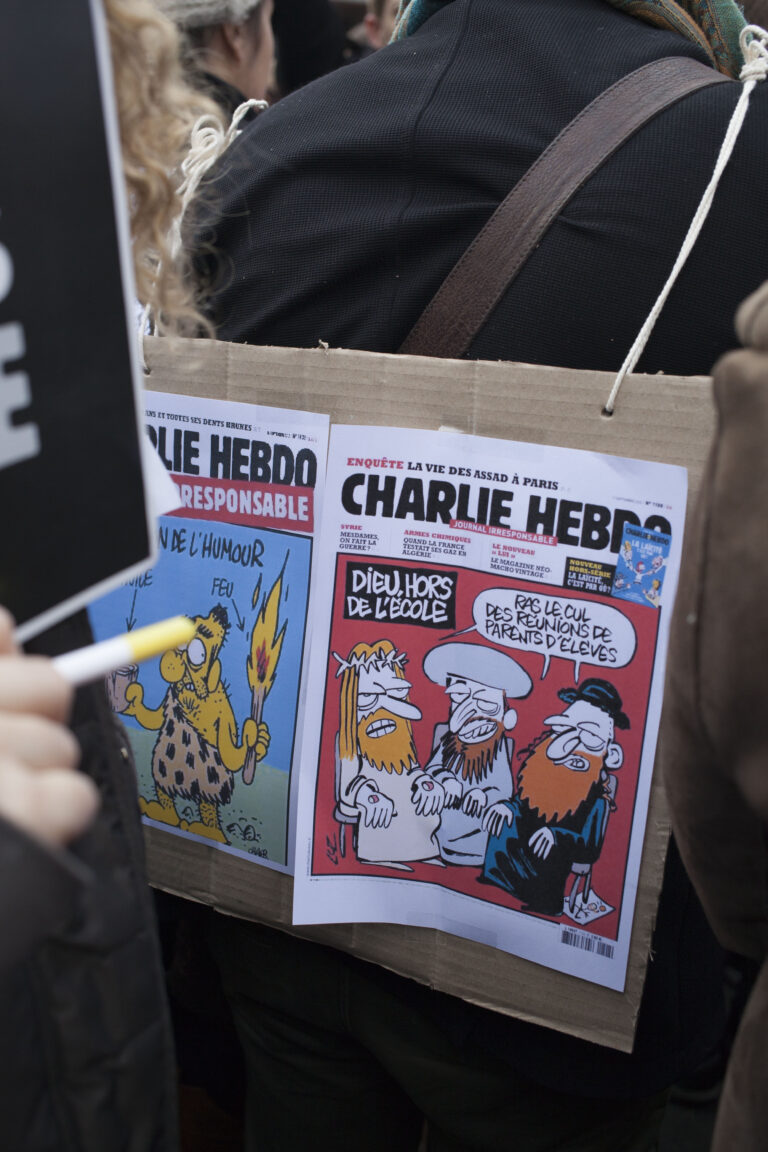 Marche Republicaine 19 In piazza per Charlie Hebdo. La guerra non santa: terrorismo e democrazia