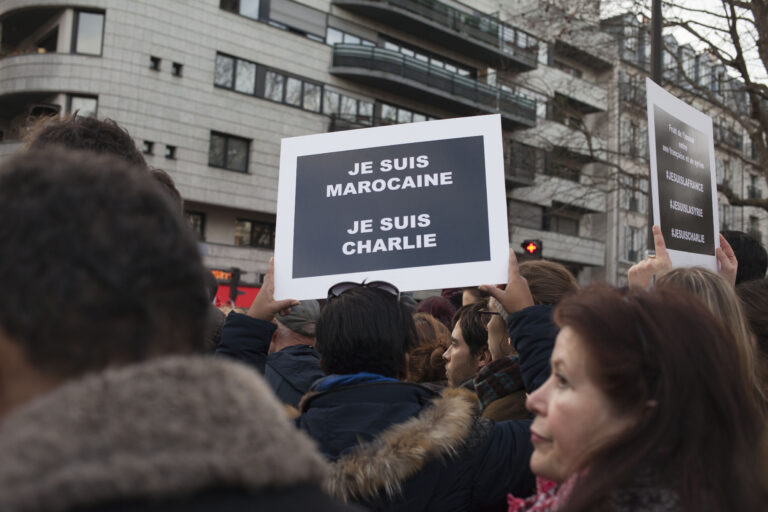 Marche Republicaine 24 In piazza per Charlie Hebdo. La guerra non santa: terrorismo e democrazia
