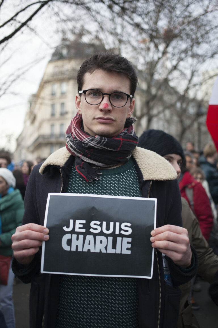 Marche Republicaine 33 In piazza per Charlie Hebdo. La guerra non santa: terrorismo e democrazia