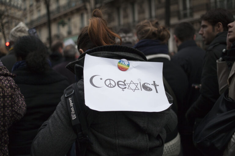 Marche Republicaine 48 In piazza per Charlie Hebdo. La guerra non santa: terrorismo e democrazia