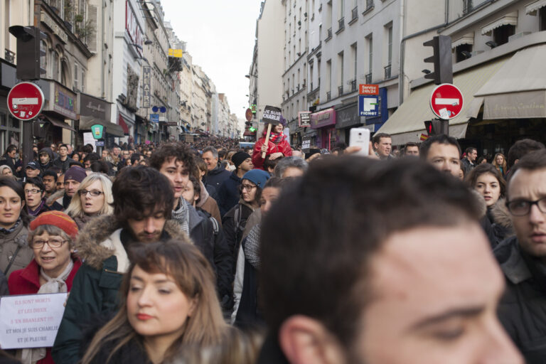 Marche Republicaine 6 In piazza per Charlie Hebdo. La guerra non santa: terrorismo e democrazia
