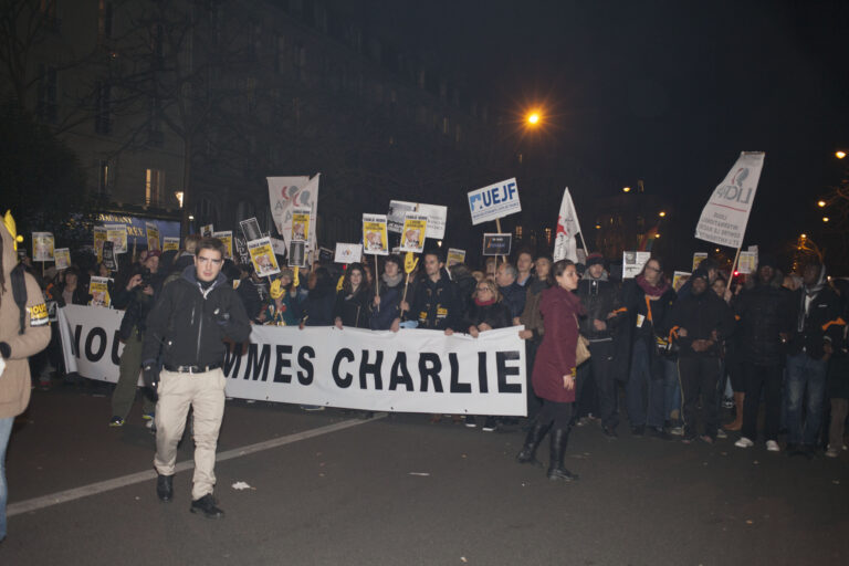 Marche Republicaine 60 In piazza per Charlie Hebdo. La guerra non santa: terrorismo e democrazia