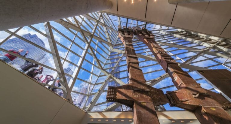 National September 11 Memorial Museum Pavilion La top 5 dei migliori edifici inaugurati nel 2014 in tutto il mondo. Dalla Fondation Vuitton di Parigi alla Dongdaemun Design Plaza di Seul