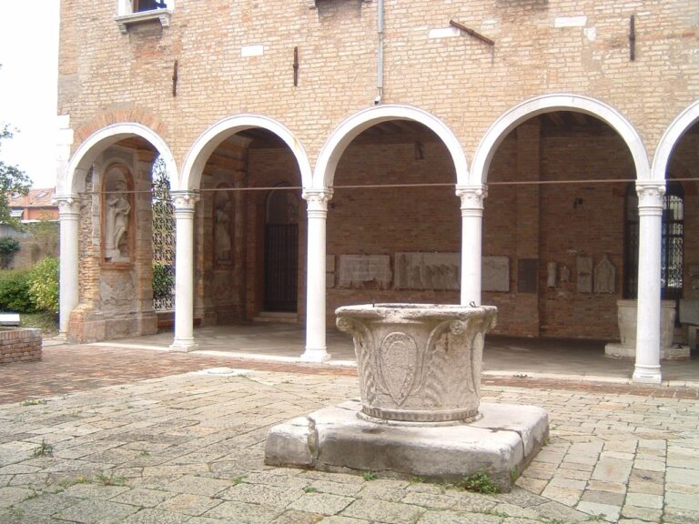 Cortile del Palazzo - Murano, Museo del Vetro