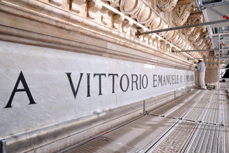 Dedicazione Galleria Galleria Vittorio Emanuele: punto sul cantiere più seguito di Milano. Al restauro su ponteggio mobile si aggiunge ora la passeggiata sui tetti, concessa al Seven Stars Galleria