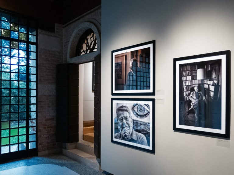 Francesco Maria Colombo Casa dei Tre Oci Venezia 1 Da Venezia immagini dell'opening di Giudecca Fotografia. Da Gillo Dorfles a Toni Servillo, a Peppe Barra: personaggi nel mirino di Francesco Maria Colombo