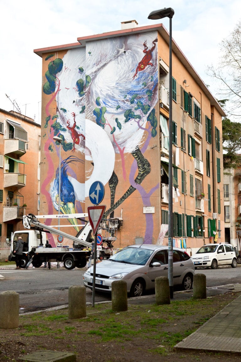Hitnes per Sanba Roma 2015 10 Rifatevi gli occhi. Lo street artist romano Hitnes ridipinge sei facciate del quartiere San Basilio. Vi mostriamo i primi quattro murales, targati SanBa
