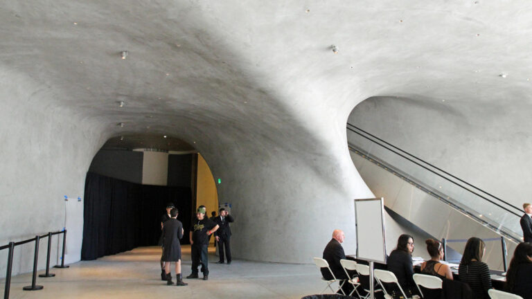 Il Broad museum in progress foto Los Angeles Times 3 Ecco come sarà il Broad Museum di Los Angeles. Immagini dalla one-day preview dell'edificio disegnato da Diller Scofidio + Renfro