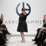 Jamie Brewer sfila a New York per Carrie Hammer 3 New York Fashion Week, donne straordinariamente normali in passerella. Per Carrie Hammer sfilaJamie Brewer, l’attrice con la sindrome di down