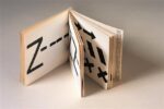 Jannis Kounellisx Alfabetox Romax Arco DxAlibertx 1966 Tutti pazzi per i libri d’artista. La galleria torinese NOPX lancia un contest: opere da sfogliare, come oggetti creativi, concettuali, fatti a mano