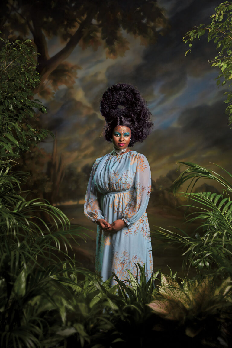 Kehinde Wiley Ena Johnson dressed by Valentino courtesy www.nymag .com Moda, pittura, fotografia, storia dell’arte. Kehinde Wiley e le sue donne qualunque. Dai dipinti di An Economy of Grace ai nuovi scatti fashion