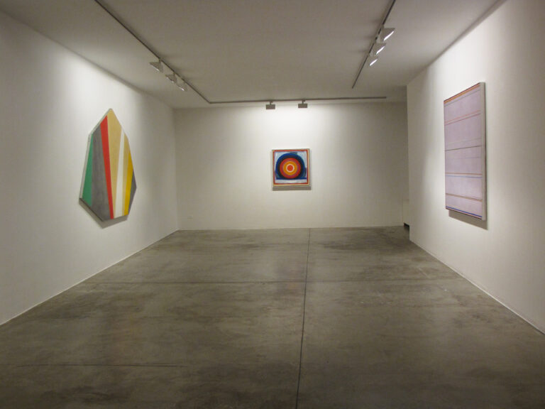 Kenneth Noland - veduta della mostra presso la Cardi Gallery, Milano 2015 - photo Bruno Bani