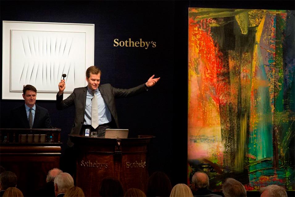 Grandi numeri da Sotheby’s a Londra. Oltre 123 milioni di sterline per l’asta di contemporaneo, a condurre la serata Bacon, Fontana e Gerhard Richter (record)