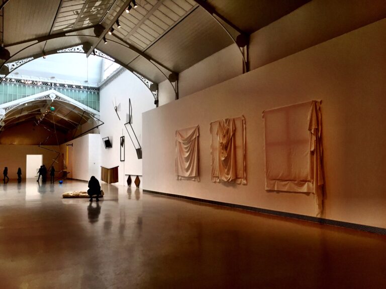 Luciano Fabro Palacio de Velazquez madrid.JPG 1 Madrid Uptades: italiani alla riscossa in terra di Spagna. Video dalla mostra di Luciano Fabro, foto di quella di Luca Trevisani