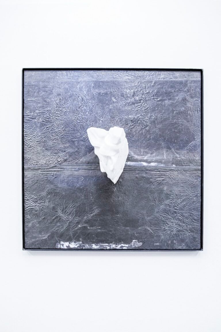 Michelangelo Galliani, Il fiume d’inverno, 2015, marmo statuario di Carrara e piombo