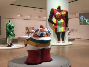 Immagini e video dalla preview di Niki de Saint Phalle al Guggenheim di Bilbao. Mostra esemplare, per ampiezza e ricerca su aspetti sconosciuti della grande artista