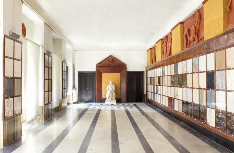 Sala del Campionario dei marmi - veduta del bassorilievo in gesso realizzato da Cesare Poli, 1934. Foto Gabriele Menconi