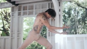 L’occhio di David LaChapelle e il corpo di Sergei Polunin. Assolo in blues