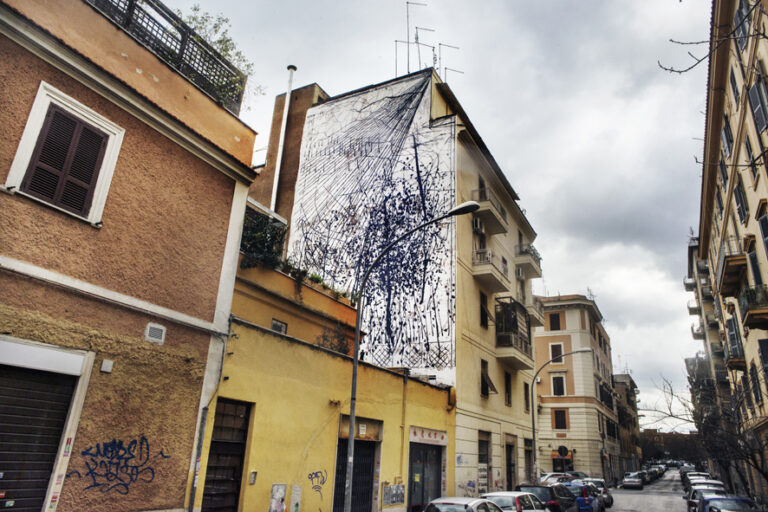 wunderkammern StenLex murales giorgiocoencagli 052 small Sten Lex, Ludo, 2501. Tre big per Light up Torpigna! La street art reinventa Torpignattara: nuovi mega murales a Roma. Le prime foto…