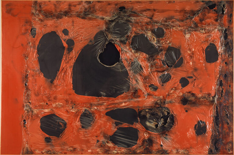 Alberto Burri, Rosso plastica M 2, 1962 – collezione privata – © 2014 Artists Rights Society (ARS), New York : SIAE, Roma