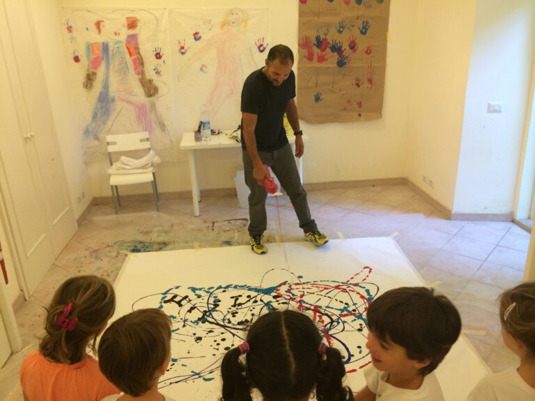 Artisti in erba Campus estivo smART L’arte in mano ai bambini. Il bando smART invita artisti a proporre laboratori didattici per avvicinare il pubblico dei più piccoli all’arte contemporanea