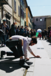 CaLibro Festival 2015 ©Serena Facchin 16 Street artist e poeta: ivan porta a Città di Castello “Il verso più lungo del mondo”. Le foto della performance per CaLibro