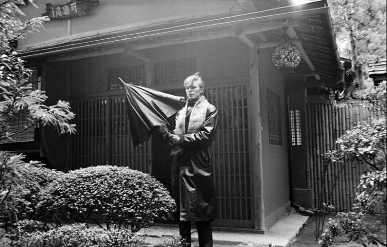 David Bowie Heroes fotografie di Masayoshi Sukita © Photo by Sukita 1 David Bowie, Masayoshi Sukita e Gas Jeans. Uniti in una mostra che si inaugura a Bologna: e dalle foto della rockstar nesce una t-shirt limited edition