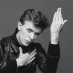 David Bowie Heroes fotografie di Masayoshi Sukita © Photo by Sukita 4 David Bowie, Masayoshi Sukita e Gas Jeans. Uniti in una mostra che si inaugura a Bologna: e dalle foto della rockstar nesce una t-shirt limited edition
