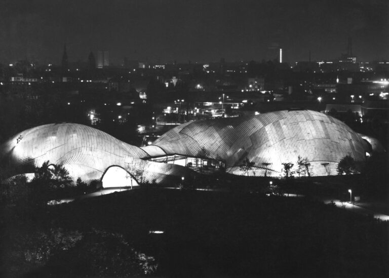 Frei Otto, Centro polivalente a Mannheim. Foto: © Atelier Frei Otto WarmbronnFrei Otto, Centro polivalente a Mannheim. Foto: © Atelier Frei Otto Warmbronn