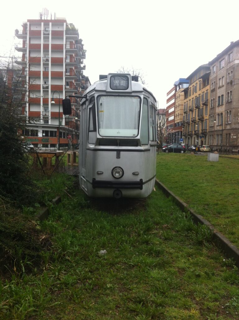 Il tram del Progetto Diogene Foto Lorenzo Balbi e1427471329345 Diario di una residenza. Da Venezia a Merano, viaggio verso Est dei giovani curatori stranieri alla Fondazione Sandretto Re Rebaudengo di Torino