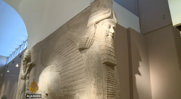 La riapertura del Museo nazionale iracheno di Baghdad still da video Aljazeera 08 Non solo Stato Islamico. Immagini della riapertura a Baghdad del Museo nazionale iracheno: una delle più grandi collezioni archeologiche del mondo