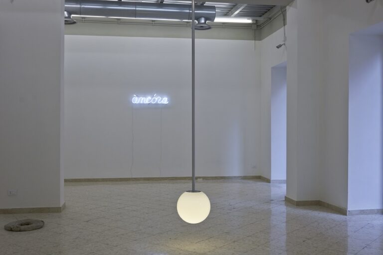 Liliana Moro - àncóra - veduta della mostra presso la Francesco Pantaleone Arte Contemporanea, Palermo 2015 - photo G. D'Aguanno