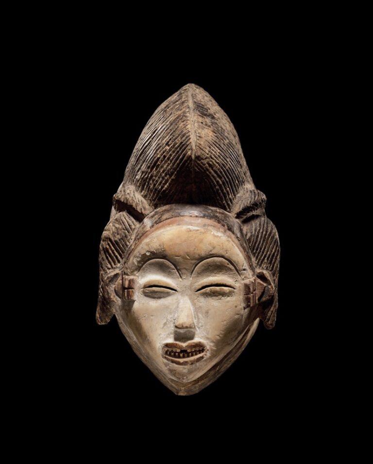 Maschera Okuyi Punu, Gabon, inizio XX secolo - Roma, Collezione Calabresi