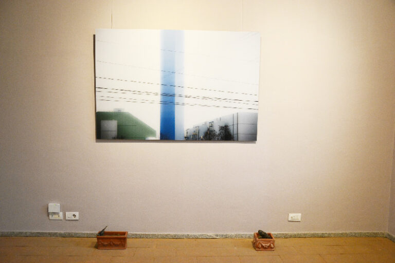 Maurizio Godot Villani – Da fuori - veduta della mostra presso la Pinacoteca Ottone, Vigevano 2015