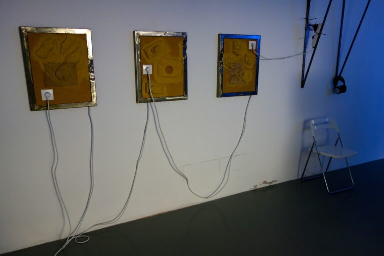 Neil Beloufa – We are safe now - veduta della mostra presso la Galleria Zero...,Milano 2015