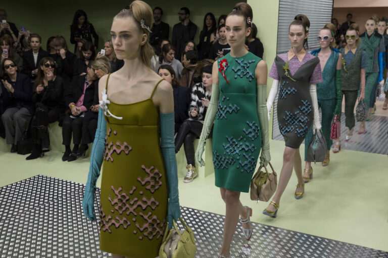 Prada FW15 Il palazzo infinito design by AMO 3 Il Palazzo Infinito di Prada si tinge di colori pastello. Un nuovo show con lo zampino di AMO