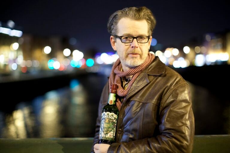 Steve Simpson e Jameson Festeggiare San Patrizio con un whisky a regola d'arte. L'illustratore Steve Simpson rifà il look Jameson in chiave irlandese, ecco le immagini