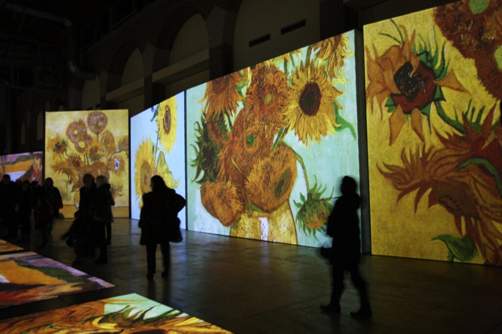 Kaleidoscope, vintage couture e proiezioni multimediali. Un evento a Firenze, per Van Gogh Alive. Le foto dello show