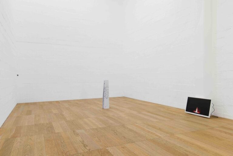 Rebecca Moccia, Sempre più di questo, installation view, 2015, courtesy l'artista e Galleria Massimodeluca