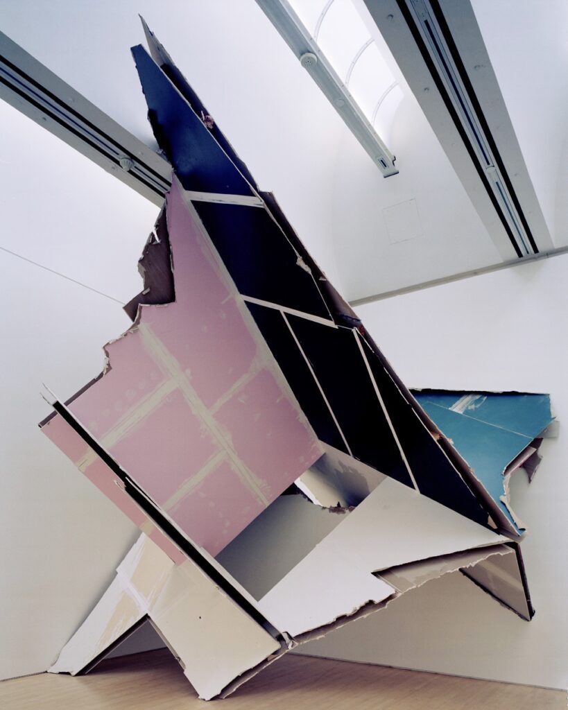 Con le installazioni di Felix Schram apre a Milano la nuova galleria Ribot. Artisti internazionali, ricerca contemporanea e multipli in edizione limitata