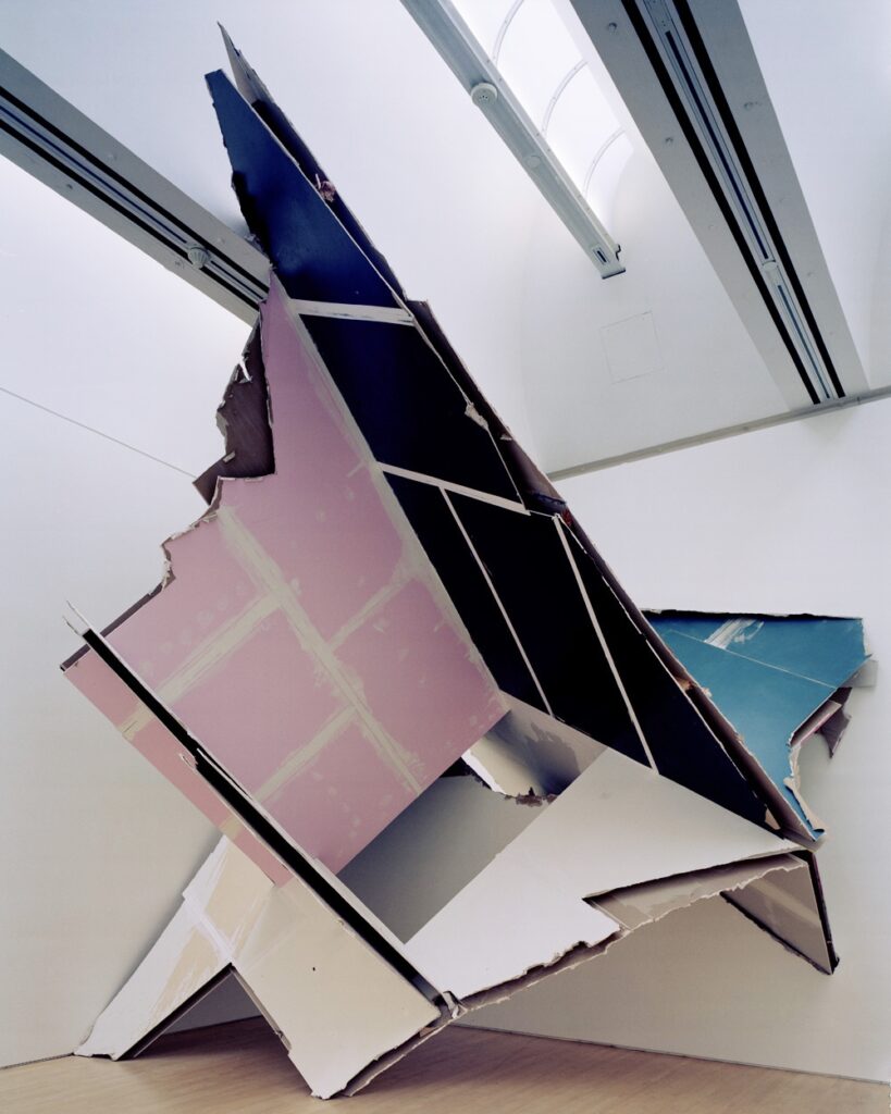 Con le installazioni di Felix Schram apre a Milano la nuova galleria Ribot. Artisti internazionali, ricerca contemporanea e multipli in edizione limitata