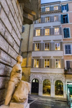 G-Rough, un nuovo design hotel nel cuore di Roma. Arte contemporanea, modernariato storico, una wine gallery e vista mozzafiato su Piazza Navona