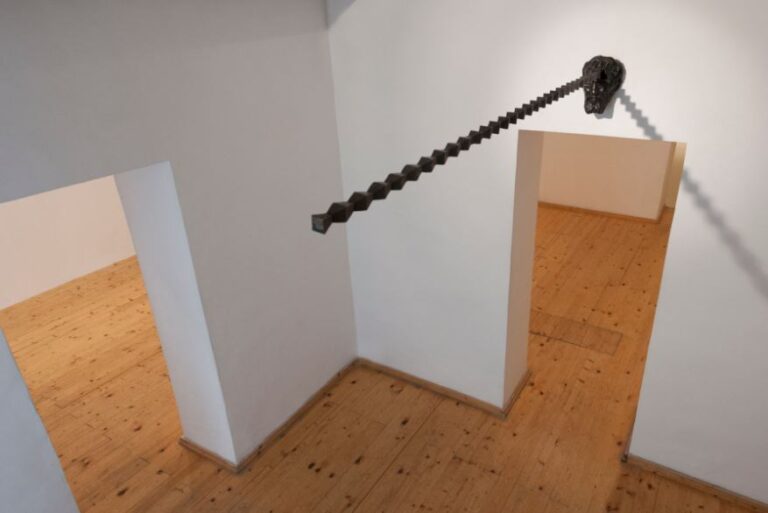 Giuseppe Gallo, Il quinto quarto, Michelangelo che sogna Brancusi, 2012 - Fondazione Pastificio Cerere, Roma - photo Mario Martignetti