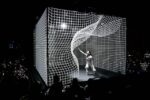 Hakanai © Romain Etienne e Virginie Serneels Hakanaï, plasmare lo spazio col corpo. Esperimenti tra danza e tecnologie interattive