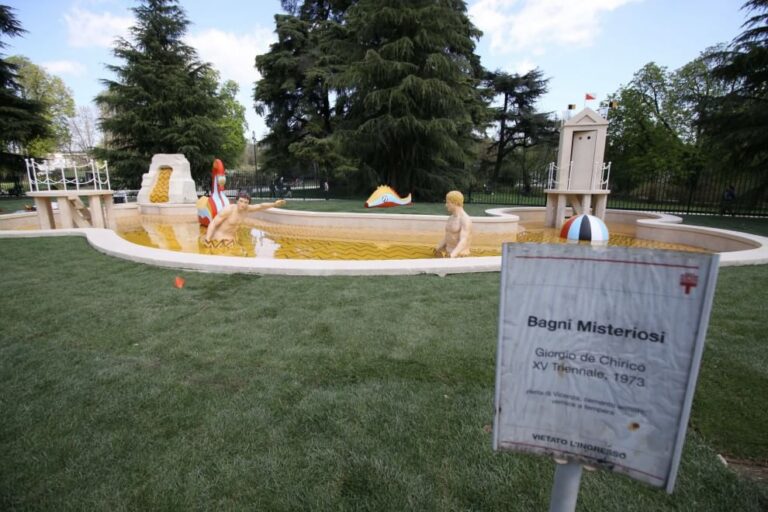 I Bagni misteriosi di Giorgio de Chirico restaurati foto La Repubblica fotogramma Milano ritrova i Bagni misteriosi di Giorgio de Chirico. In vista dell'Expo la Triennale restaura anche la celebre fontana collocata nei giardini di Palazzo dell'Arte