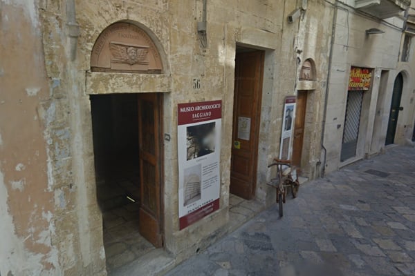Finisce sul New York Times il museo archeologico di Lecce che doveva essere… una trattoria. Il proprietario aggiustava dei tubi, emersero resti di valore