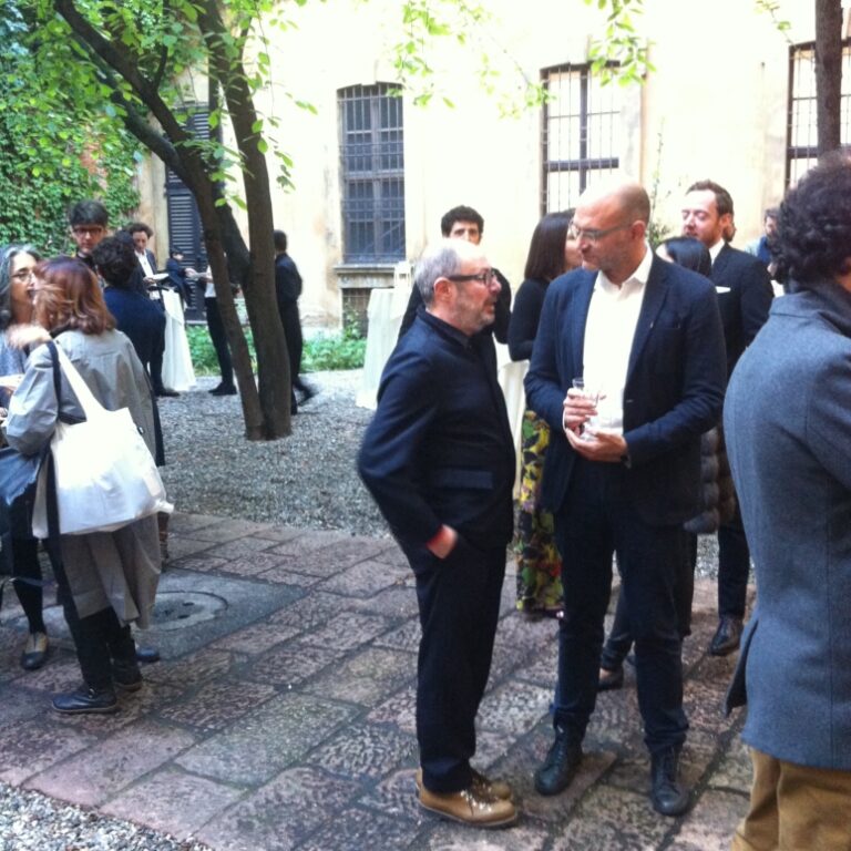 Italo Rota e Francesco Librizzi Joseph Grima racconta a Milano la nuova Biennale dell'Architettura di Chicago. Ecco chiccera al cocktail nella splendida scenografia di Palazzo Clerici