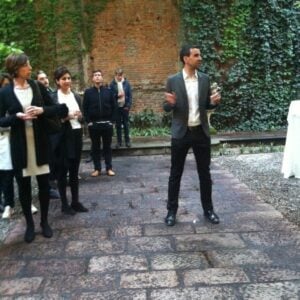 Joseph Grima racconta a Milano la nuova Biennale dell’Architettura di Chicago. Ecco chiccera al cocktail nella splendida scenografia di Palazzo Clerici