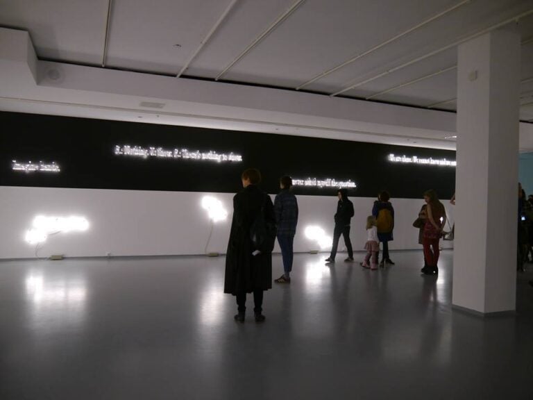 Joseph Kosuth Multimedia Art Museum Moscow 2015 1 Immagini e video della prima personale mai presentata in Russia da Joseph Kosuth. Titolo Amneziya, al Multimedia Art Museum di Mosca